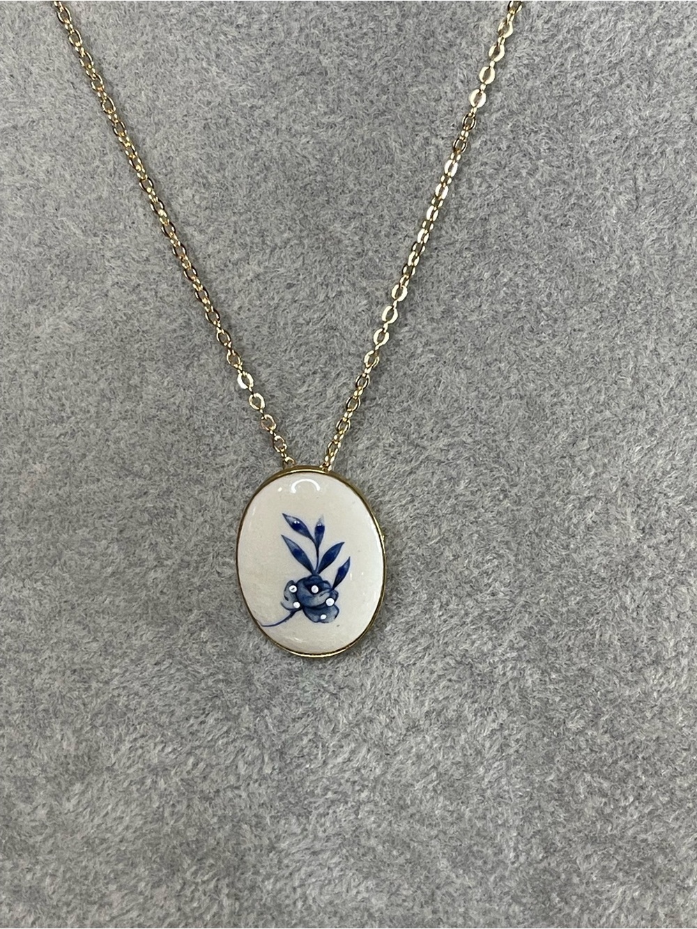 Vintage porcelain necklace and matching Holland charms